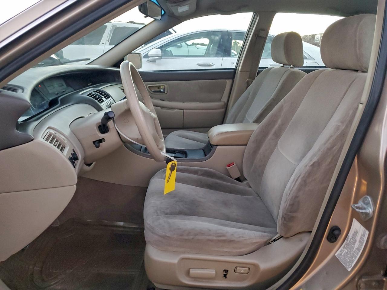2001 TOYOTA Avalon