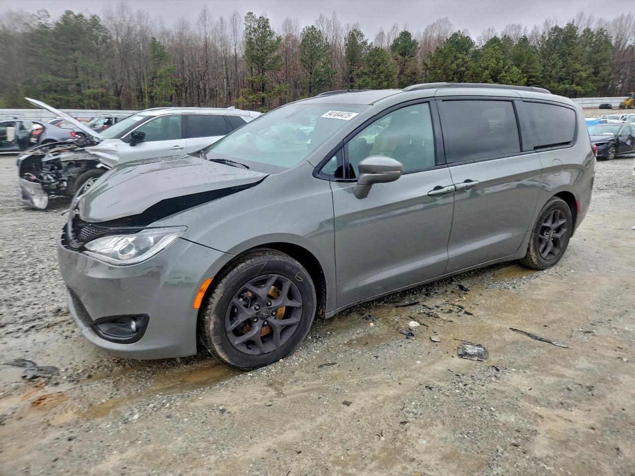 2020 CHRYSLER Pacifica
