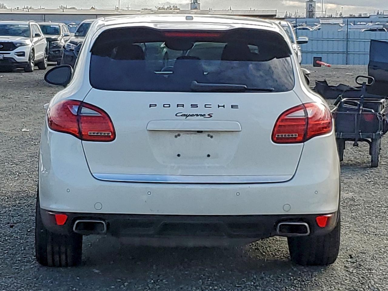 2011 PORSCHE CAYENNE