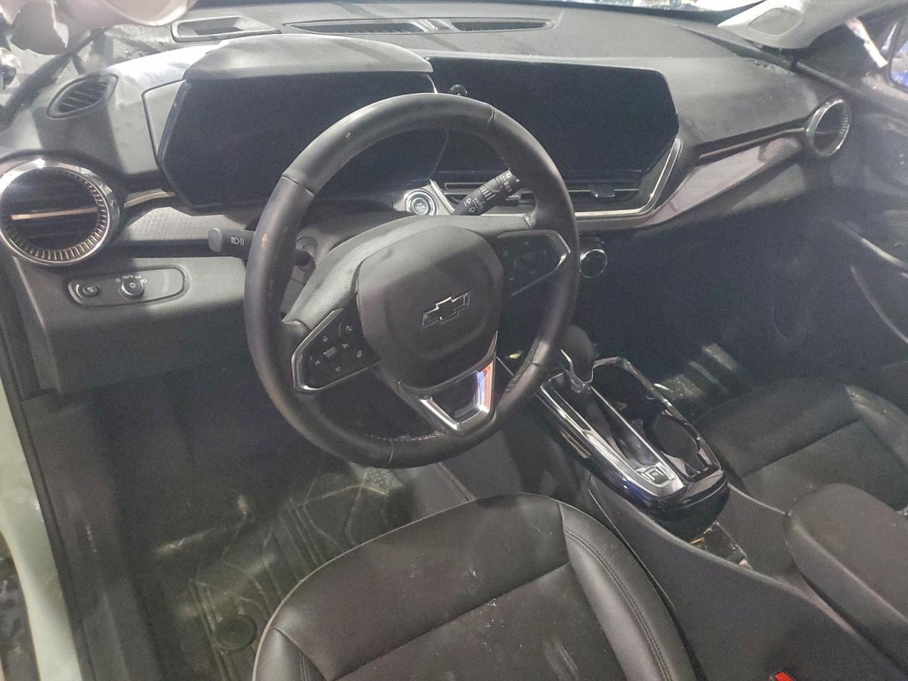 2025 CHEVROLET TRAX