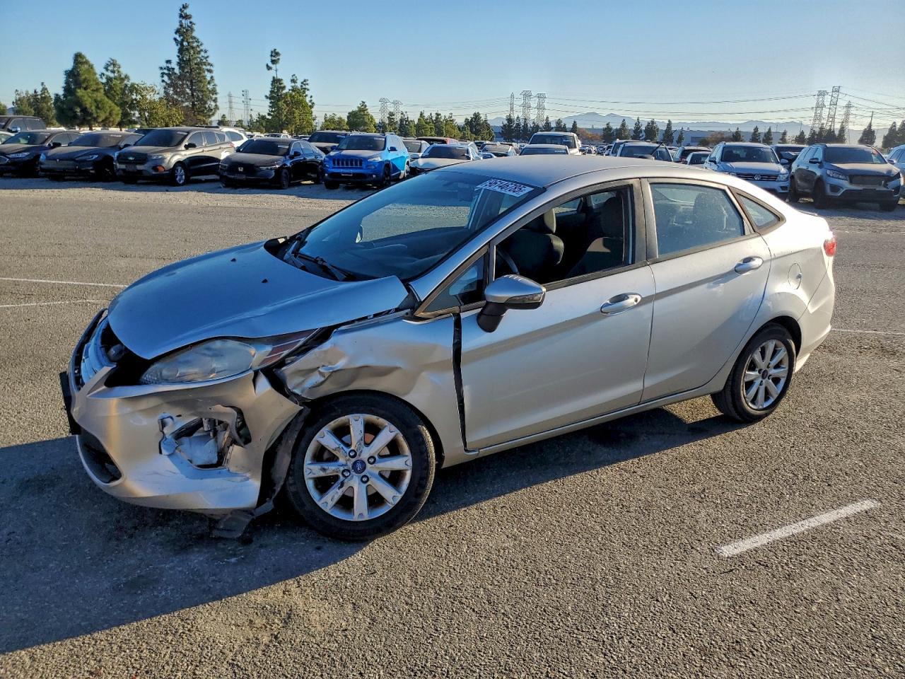 2013 FORD Fiesta