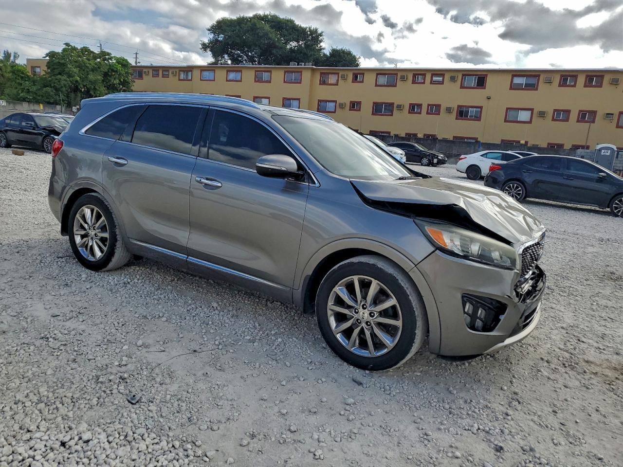 2016 KIA SORENTO