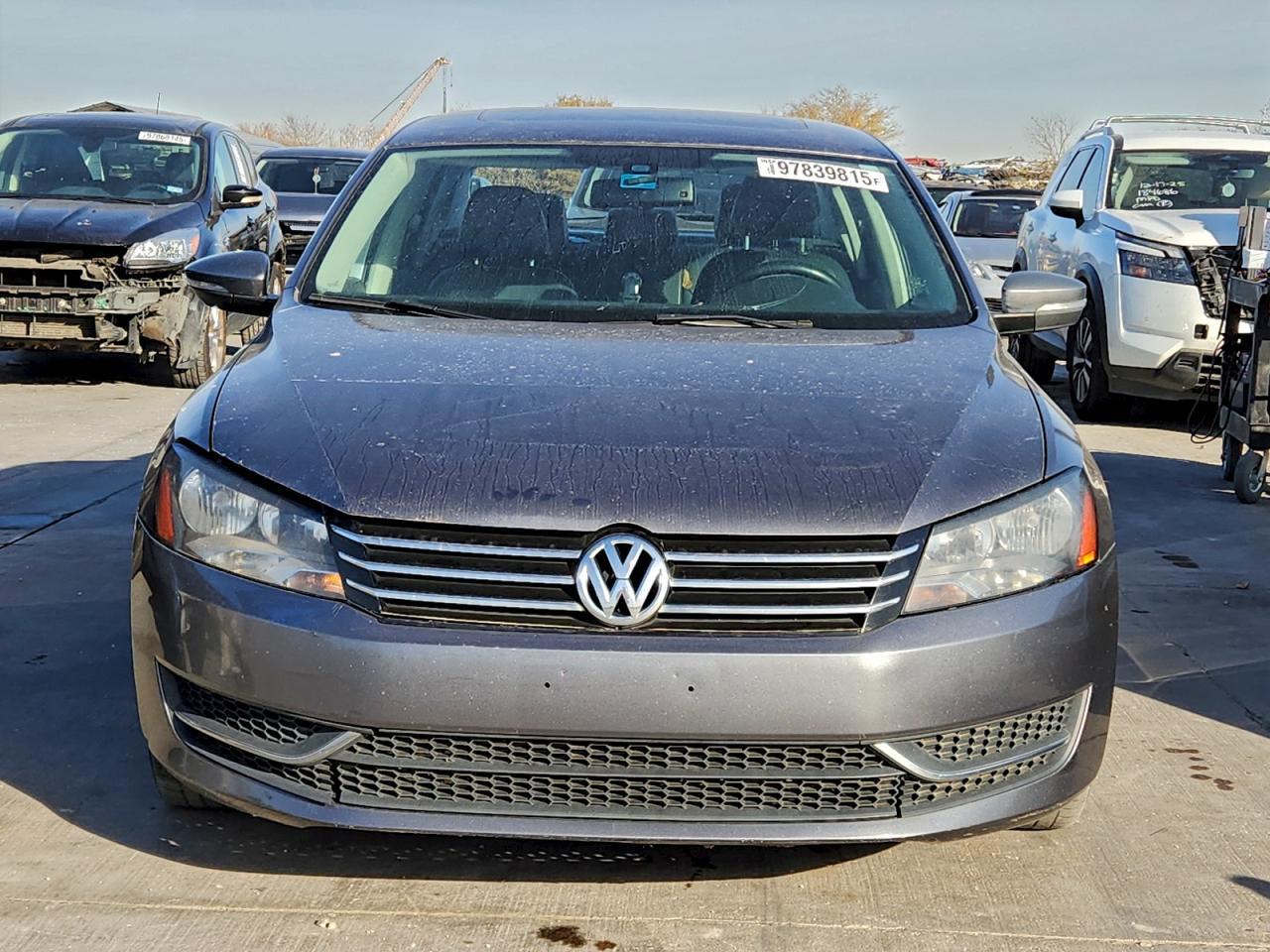 2012 VOLKSWAGEN Passat