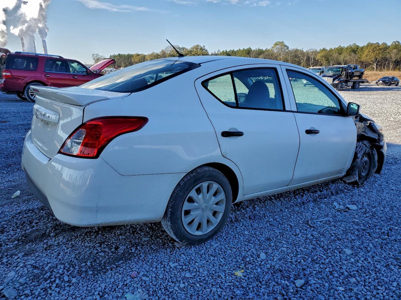 2018 NISSAN VERSA