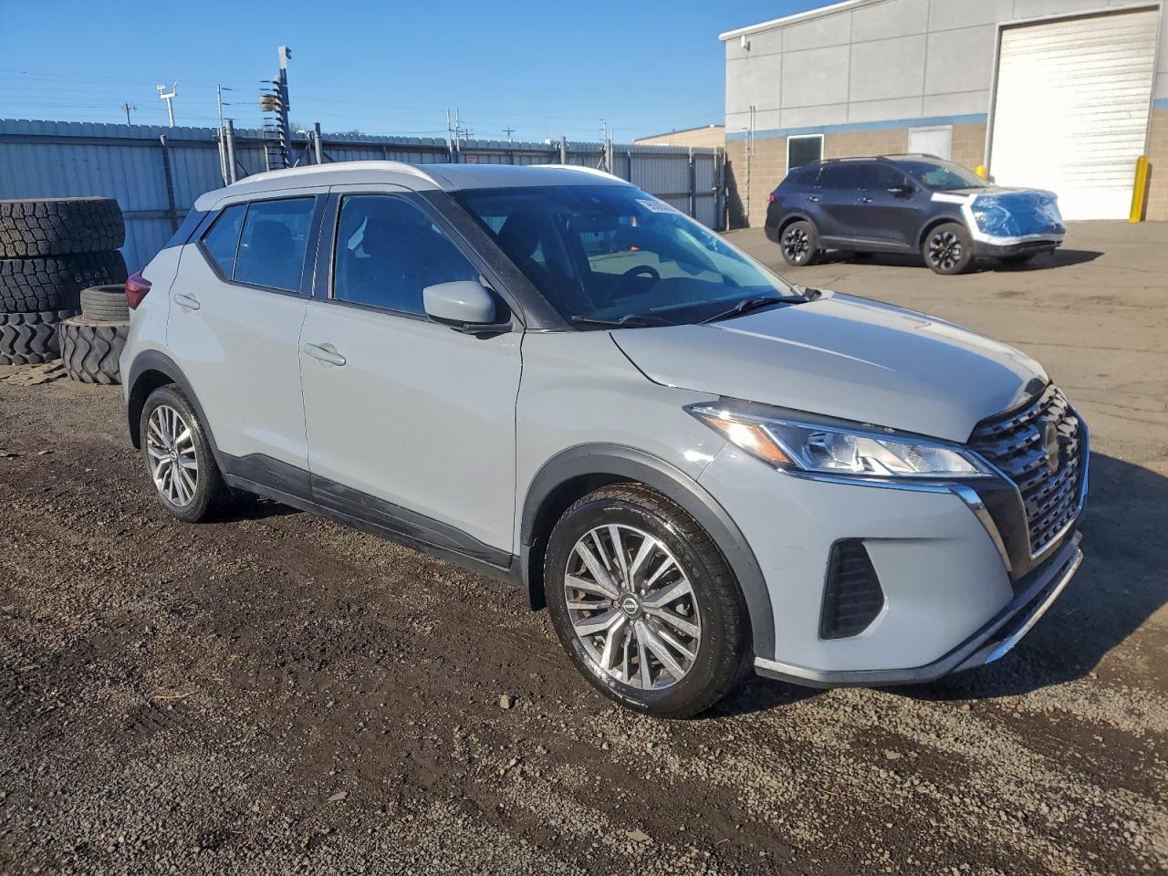 2022 NISSAN KICKS