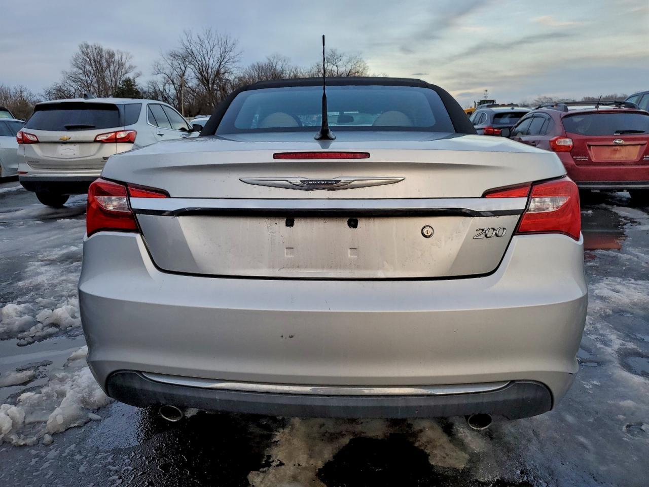 2011 CHRYSLER 200
