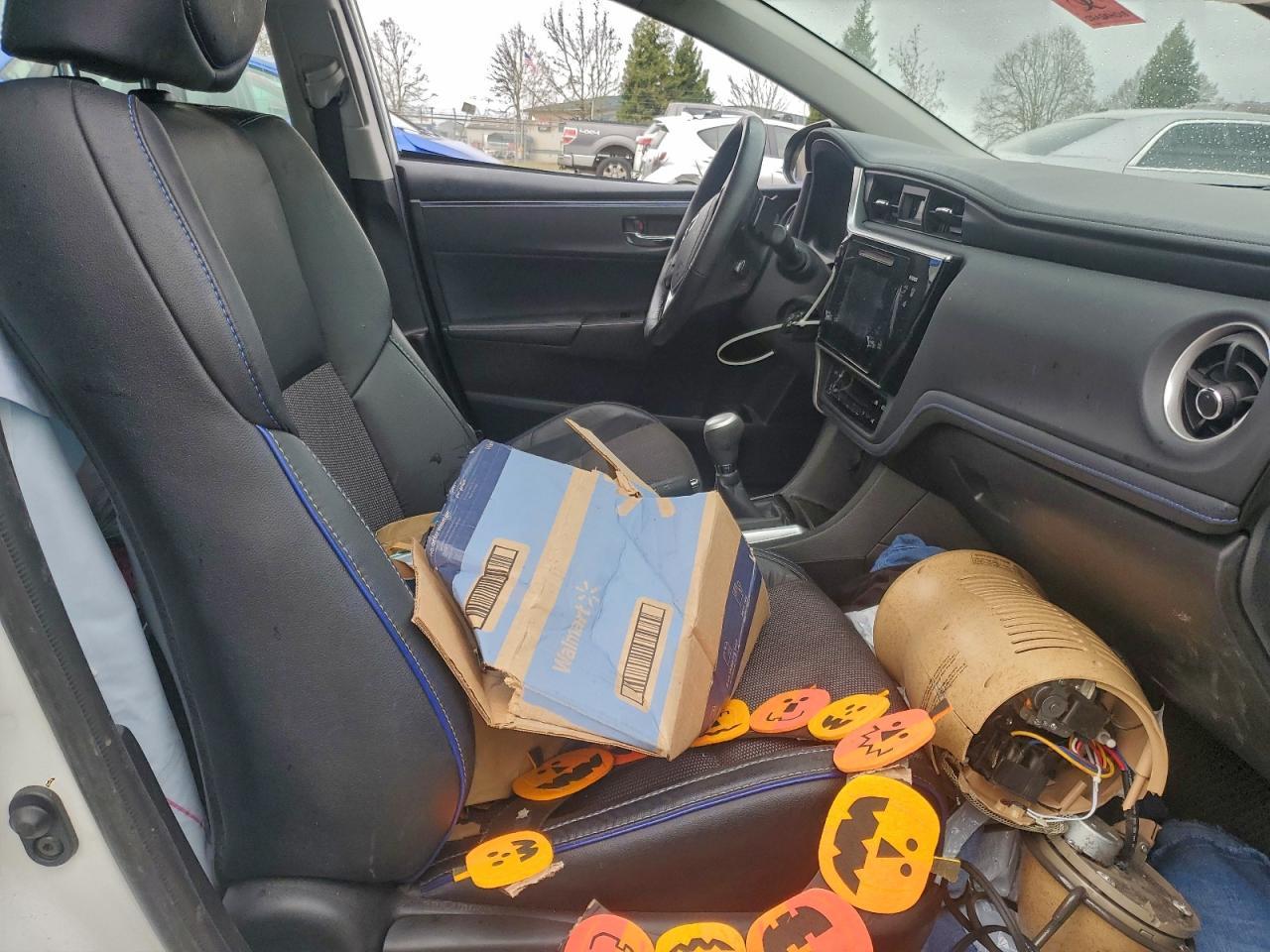 2017 TOYOTA COROLLA