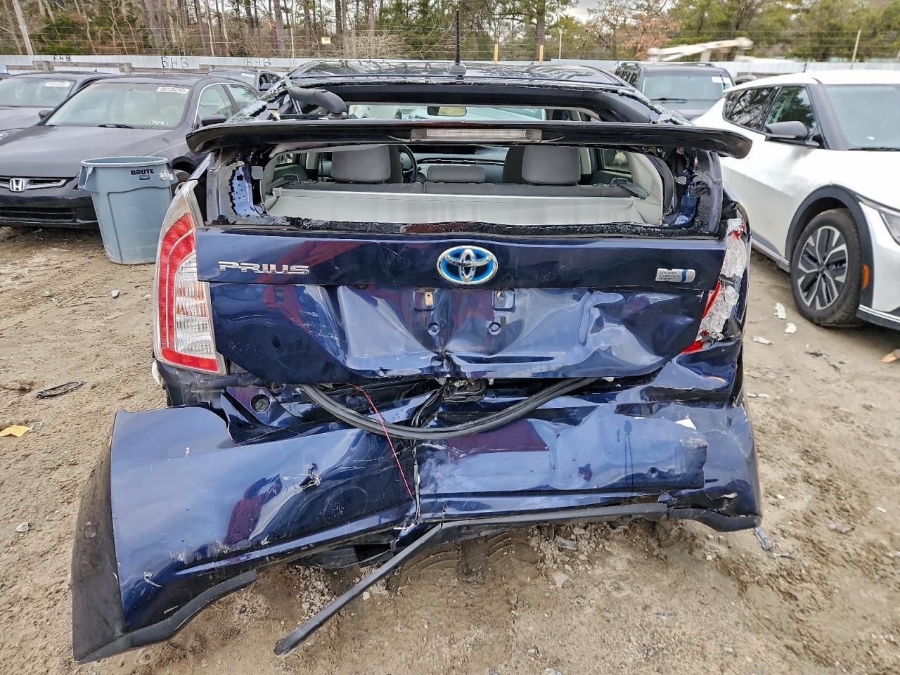 2015 TOYOTA PRIUS