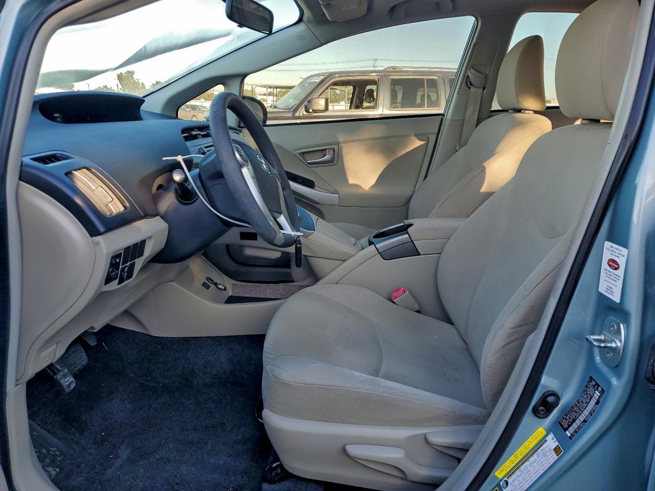 2013 TOYOTA PRIUS
