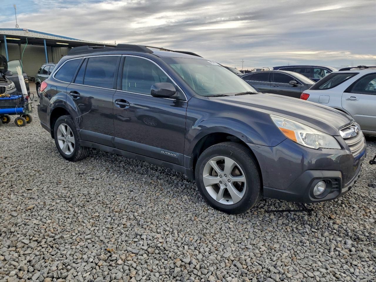 2013 SUBARU Outback