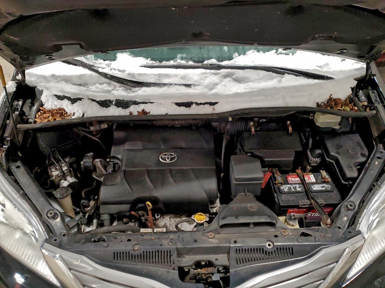 2013 TOYOTA SIENNA