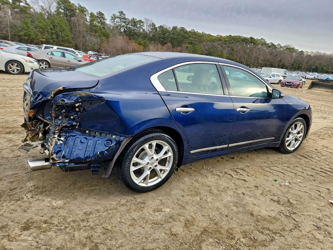 2013 NISSAN Maxima