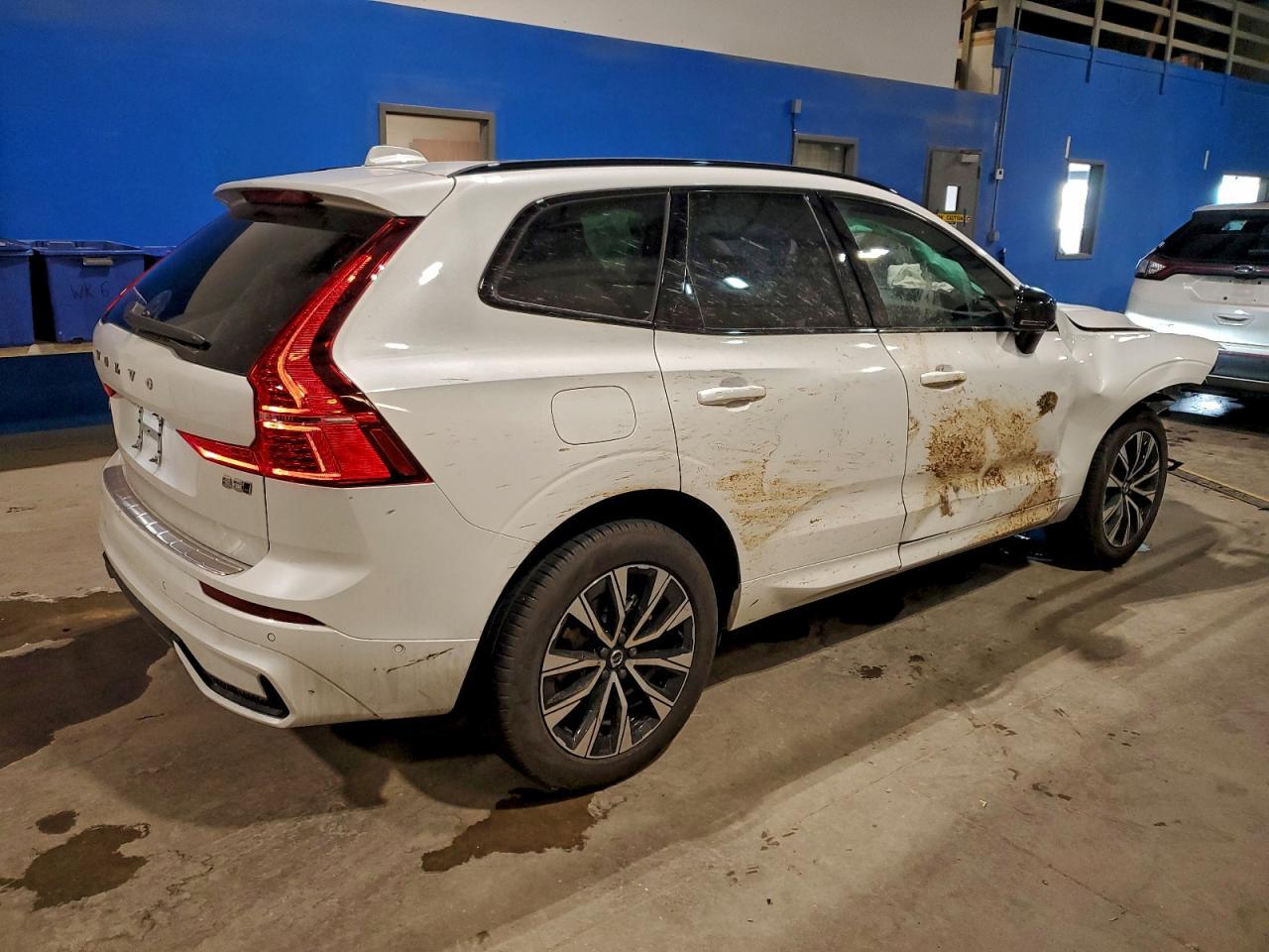 2025 VOLVO XC60