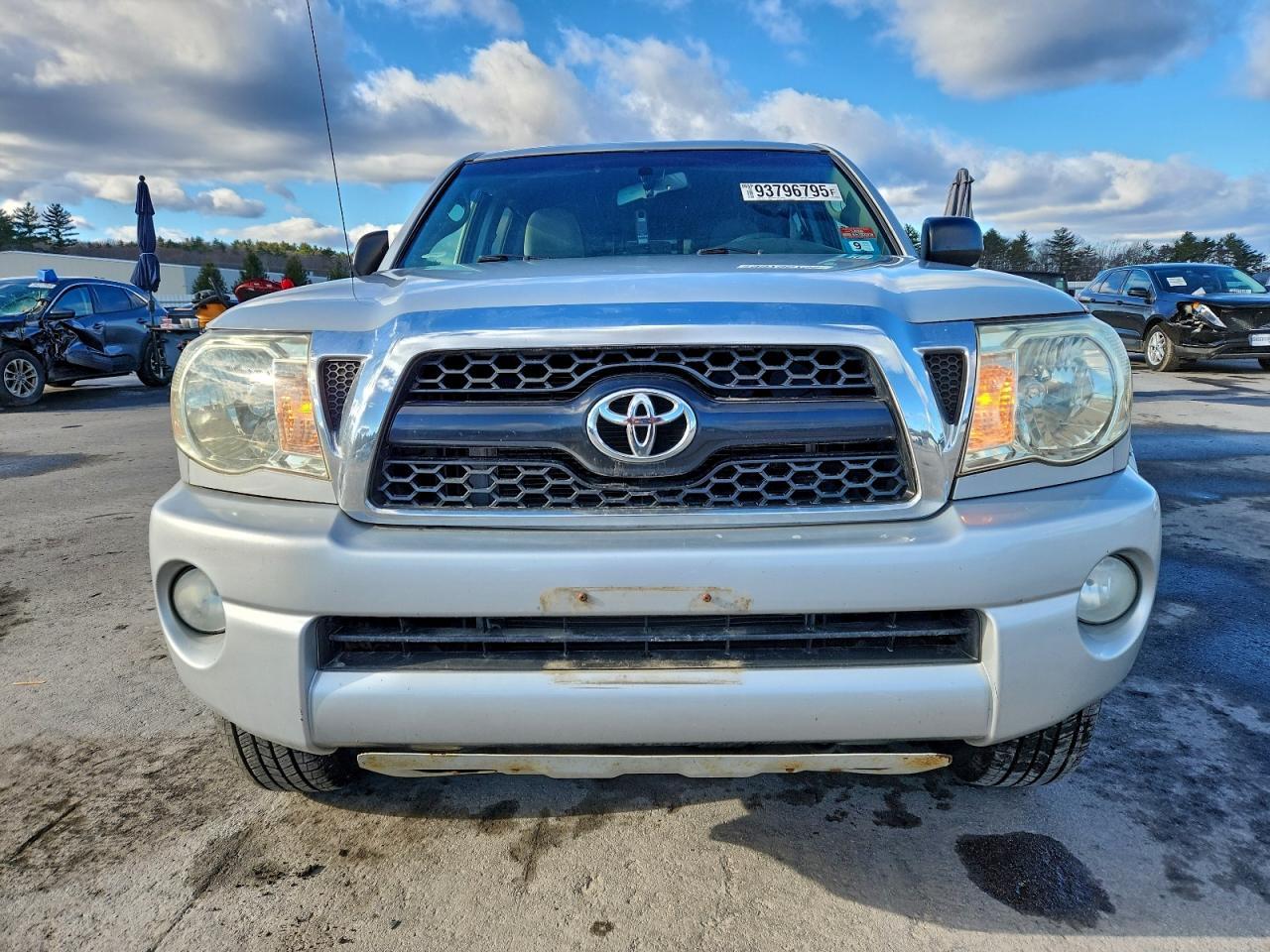 2011 TOYOTA TACOMA