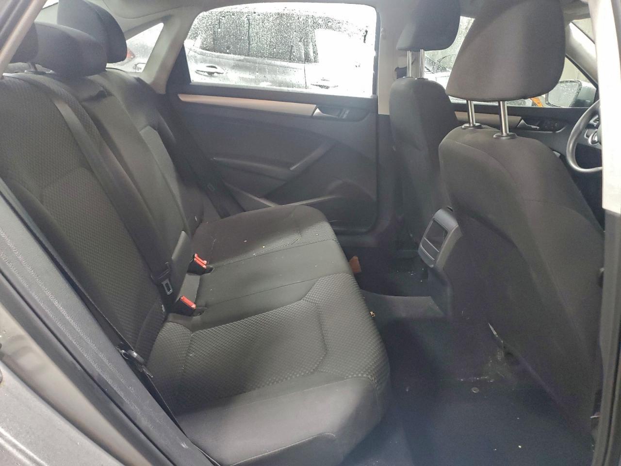 2014 VOLKSWAGEN Passat