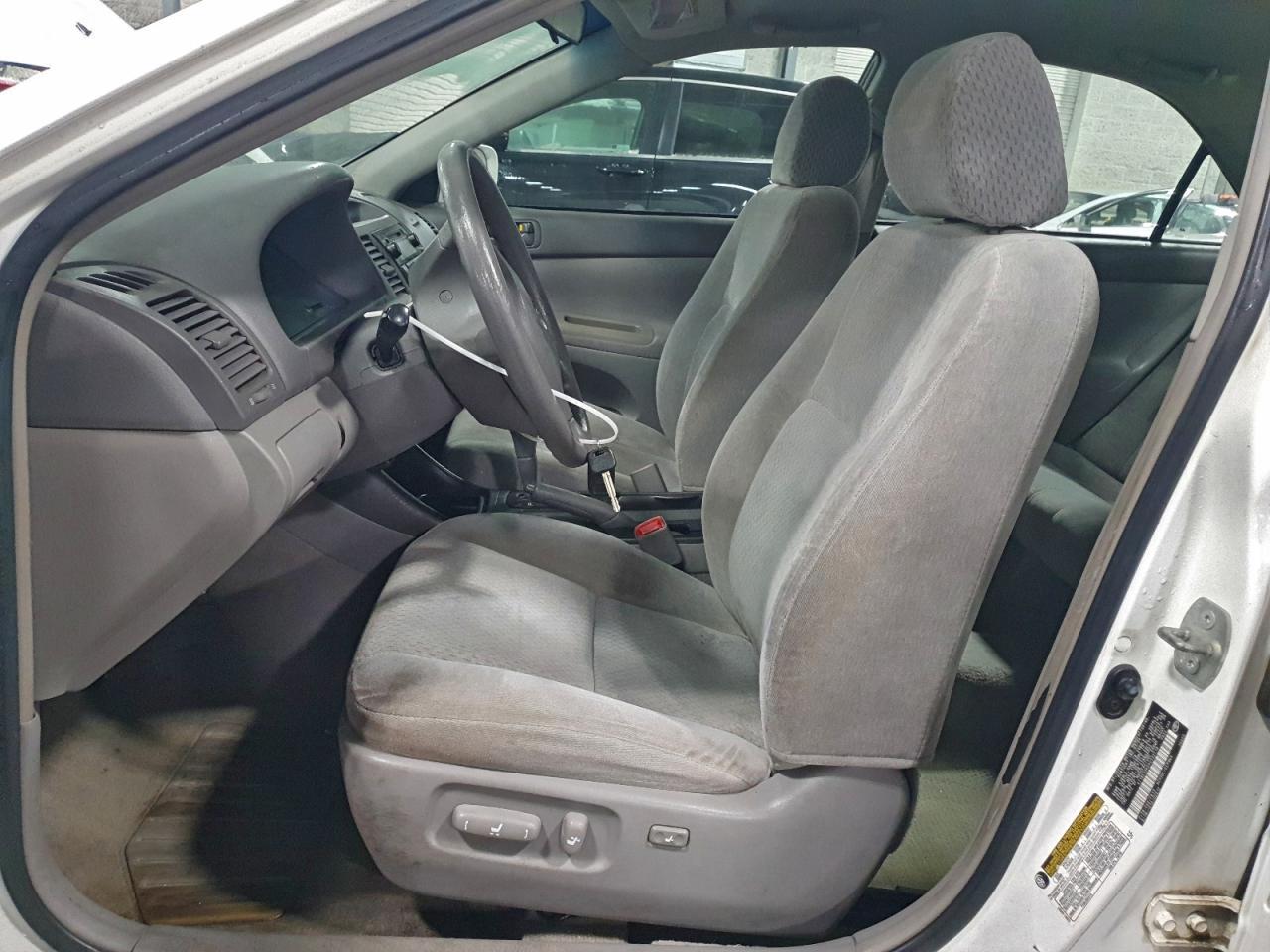 2004 TOYOTA CAMRY