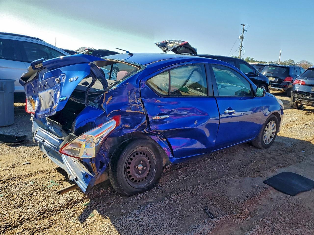 2016 NISSAN VERSA