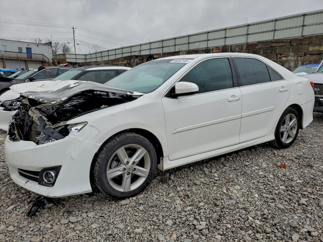2013 TOYOTA CAMRY