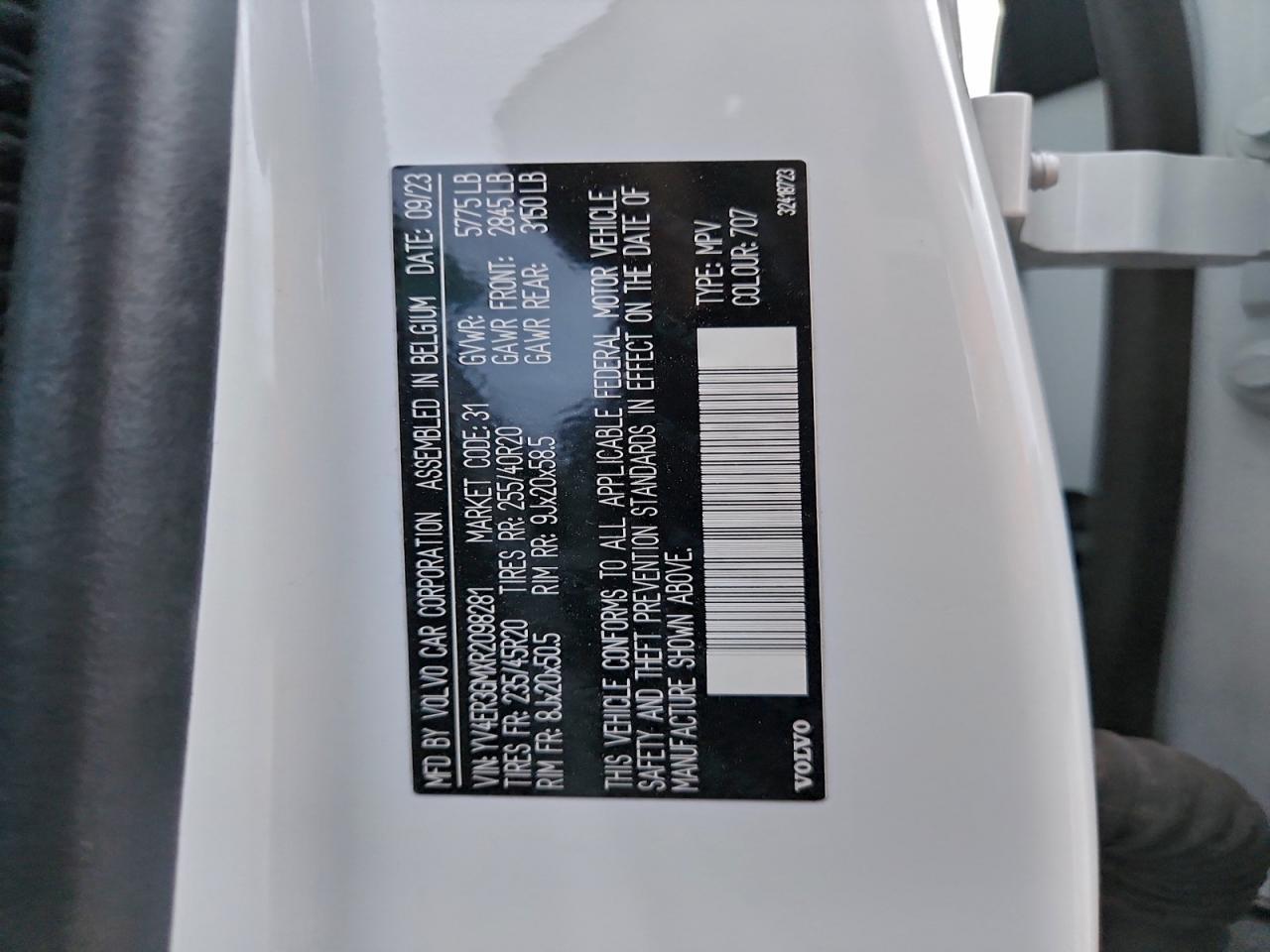 2024 VOLVO C40