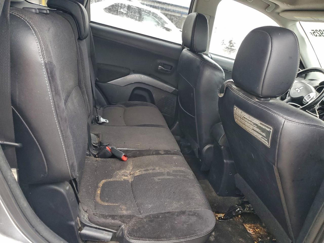 2011 MITSUBISHI outlander