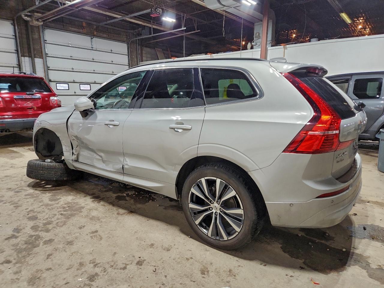 2022 VOLVO XC60