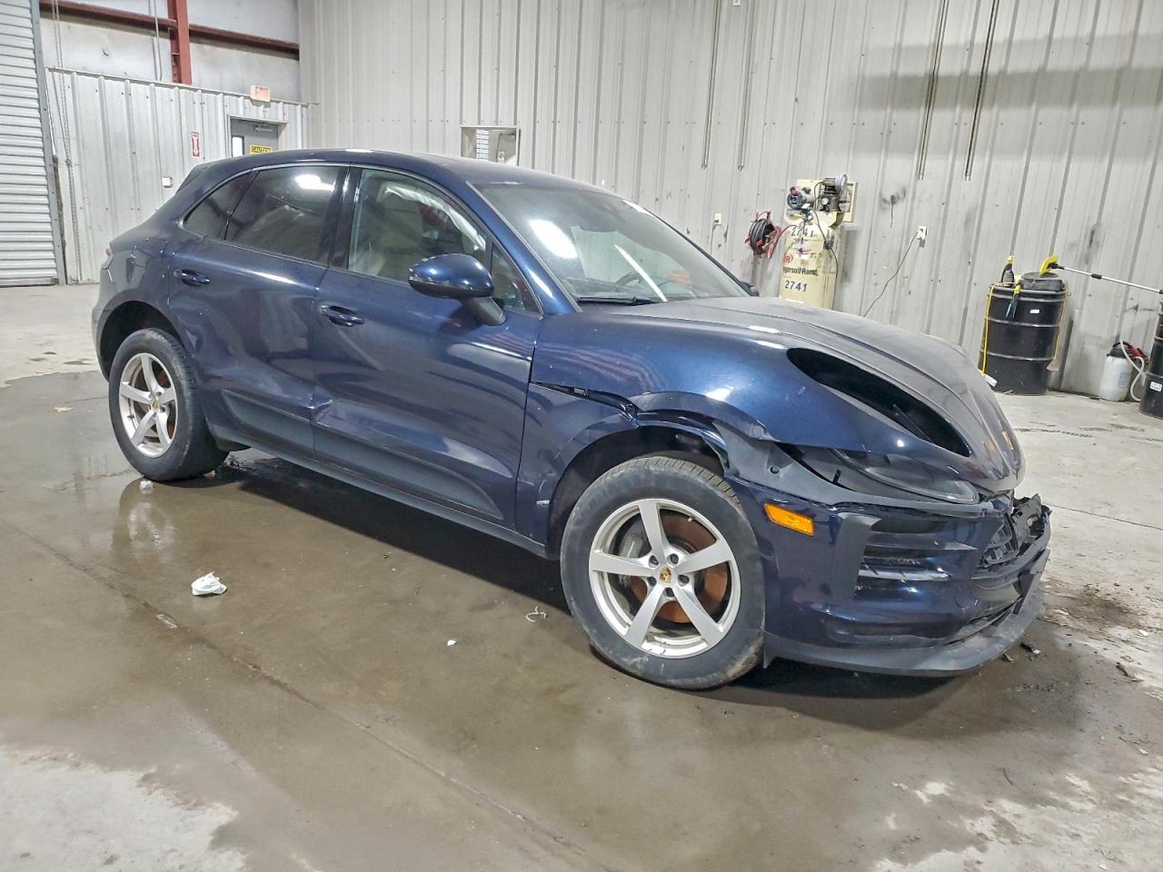 2020 PORSCHE Macan