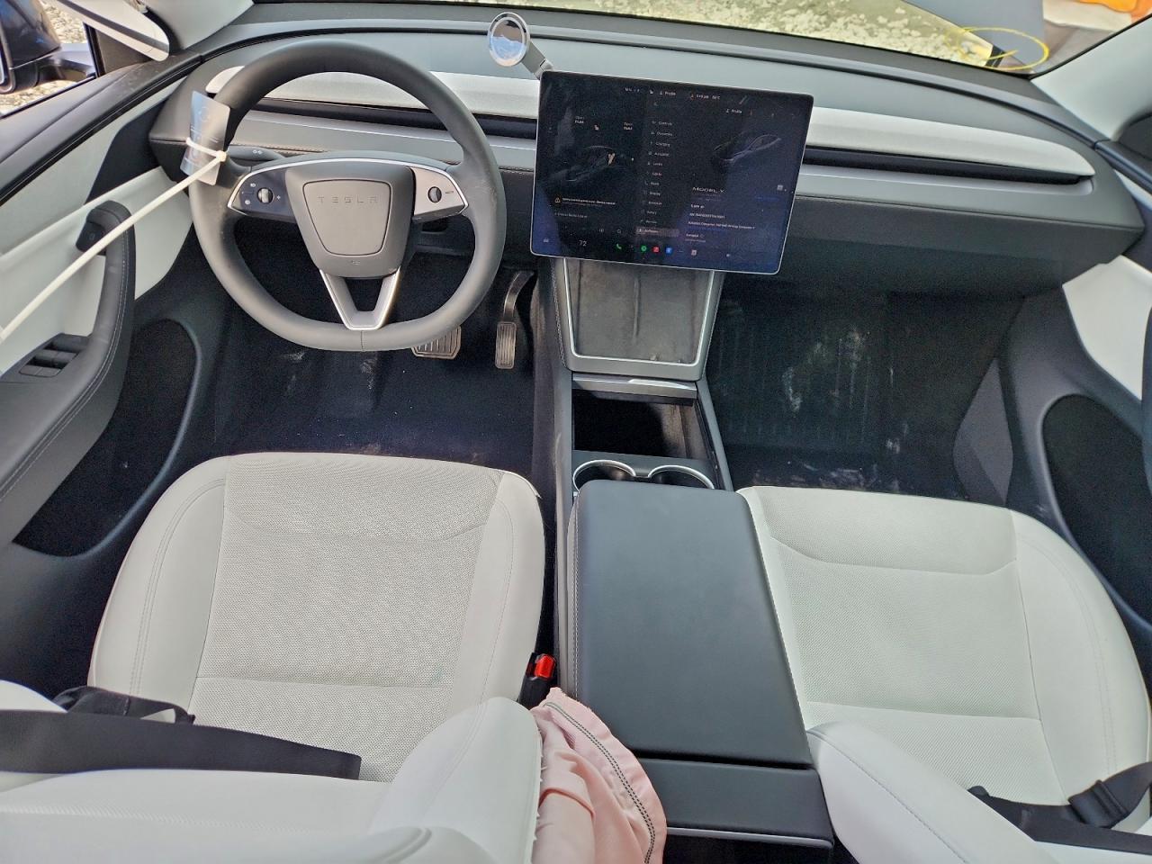 2026 TESLA MODEL Y