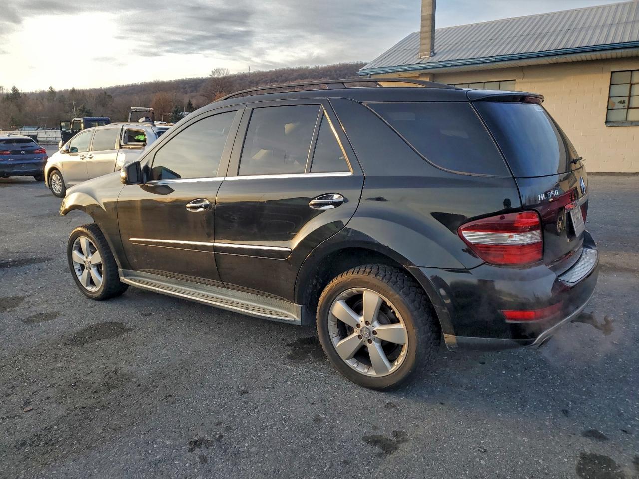 2011 MERCEDES-BENZ ML-Class