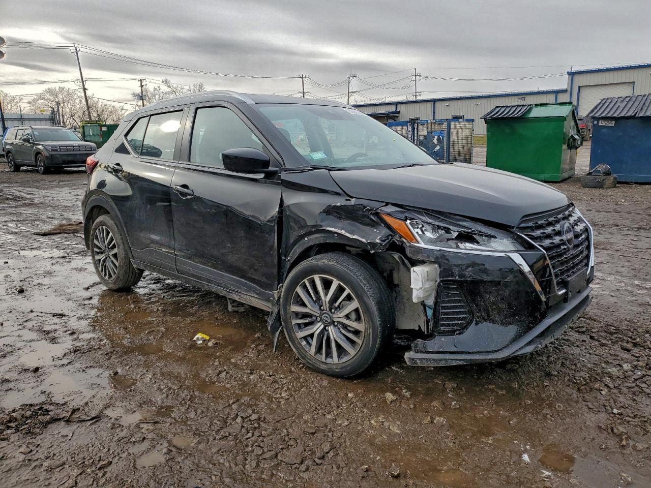 2024 NISSAN KICKS