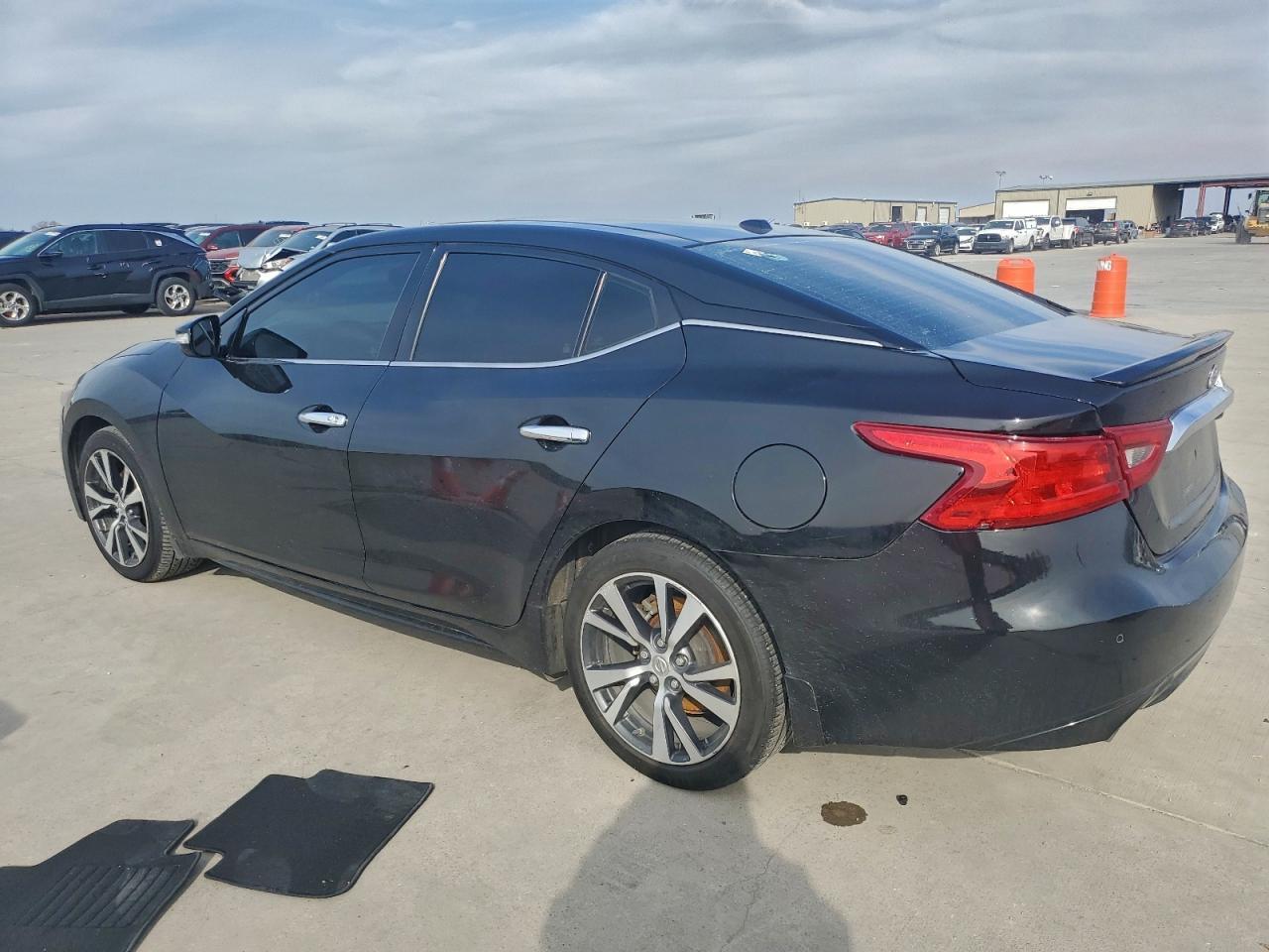 2017 NISSAN Maxima