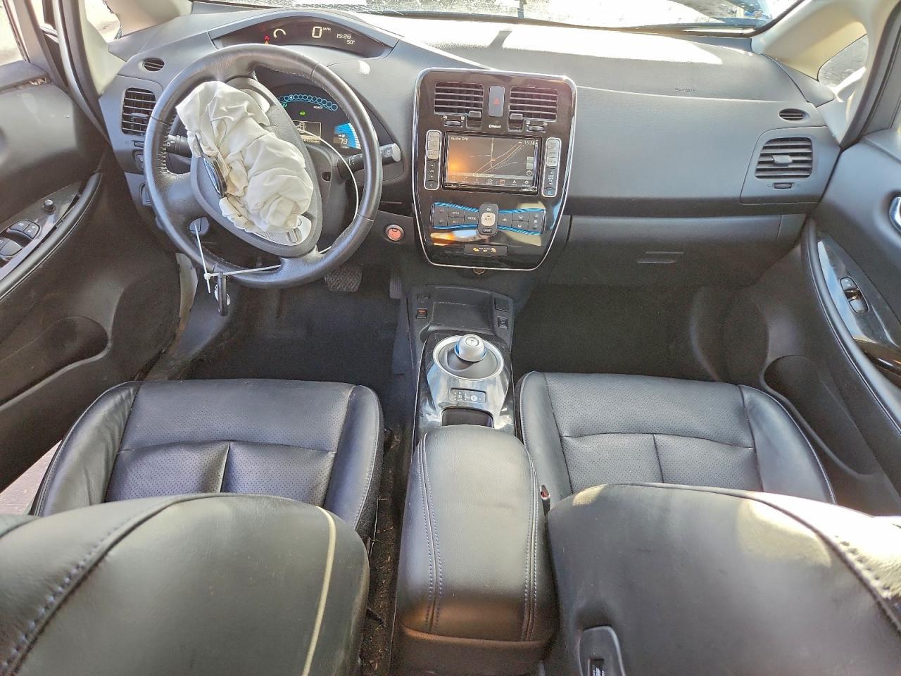 2016 NISSAN LEAF