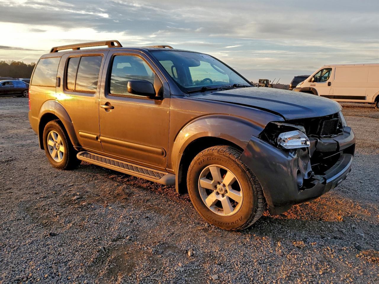 2012 NISSAN PATHFINDER