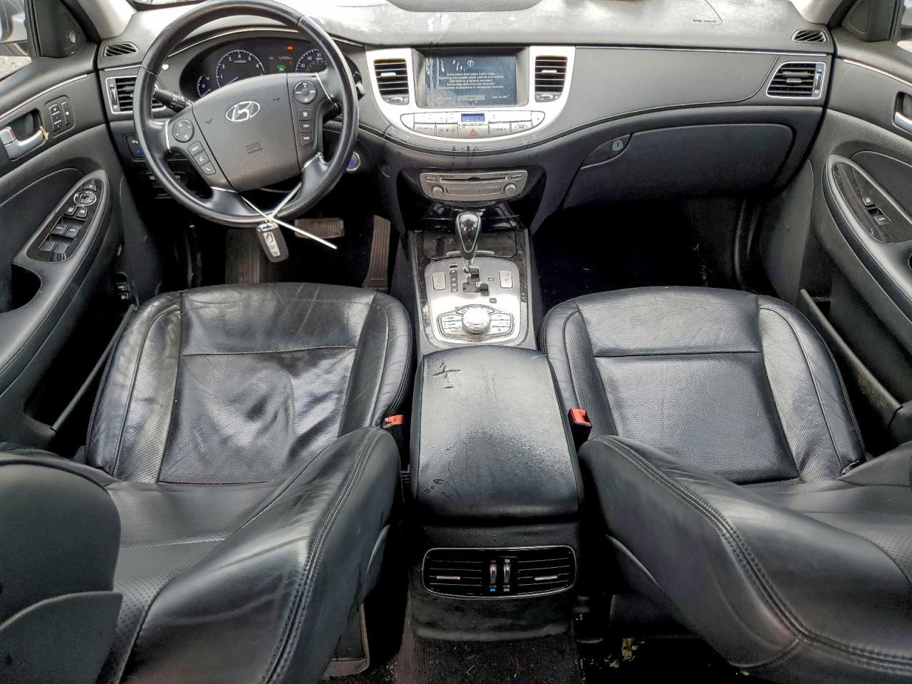 2013 HYUNDAI GENESIS