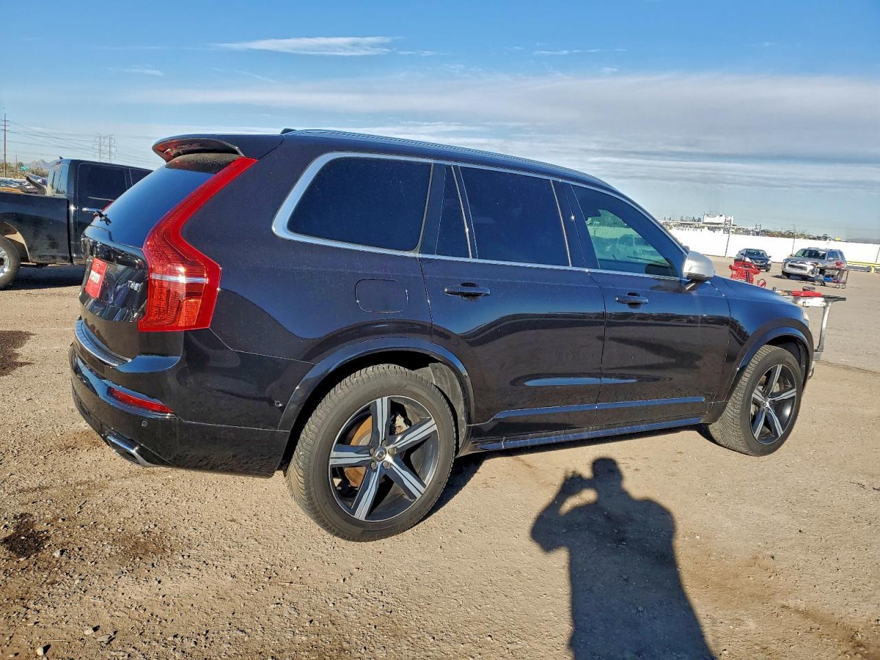 2016 VOLVO XC90