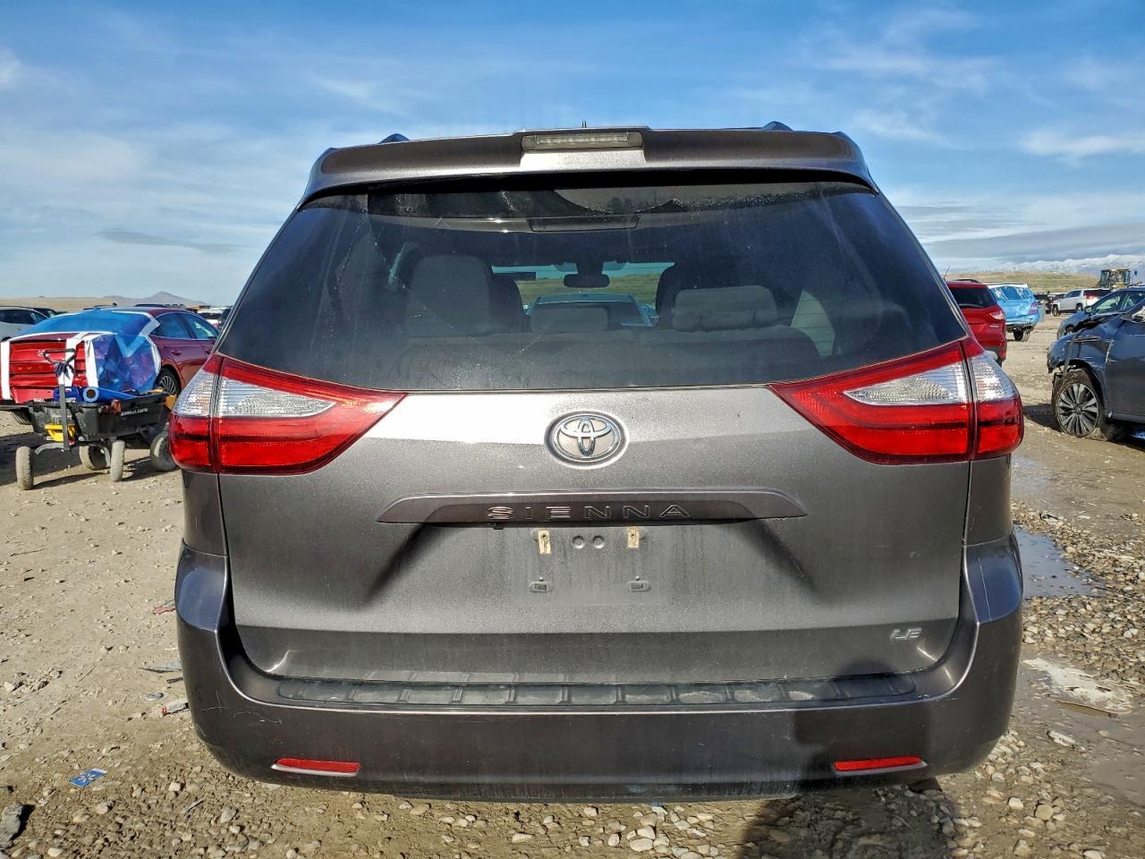 2018 TOYOTA SIENNA