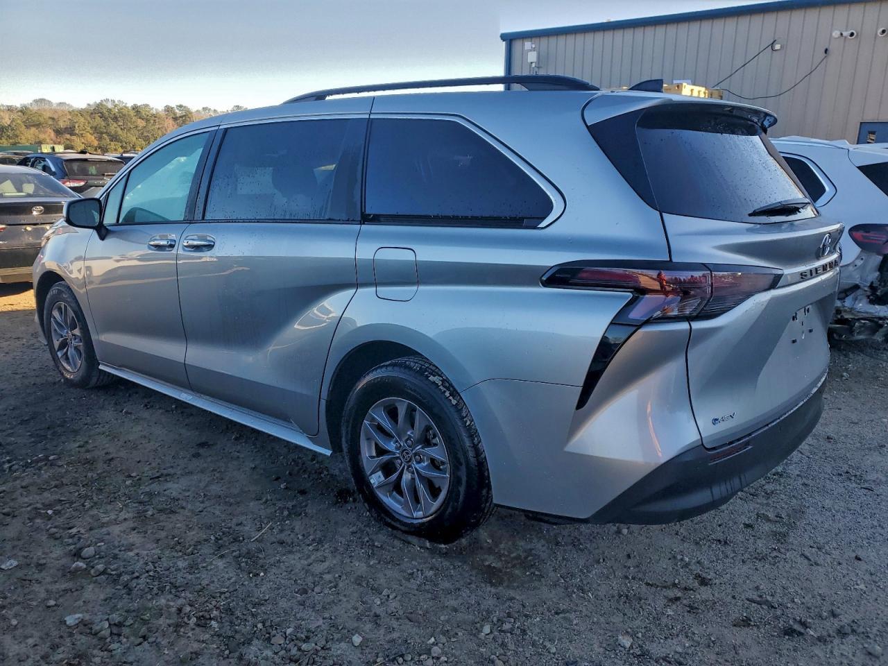 2025 TOYOTA SIENNA