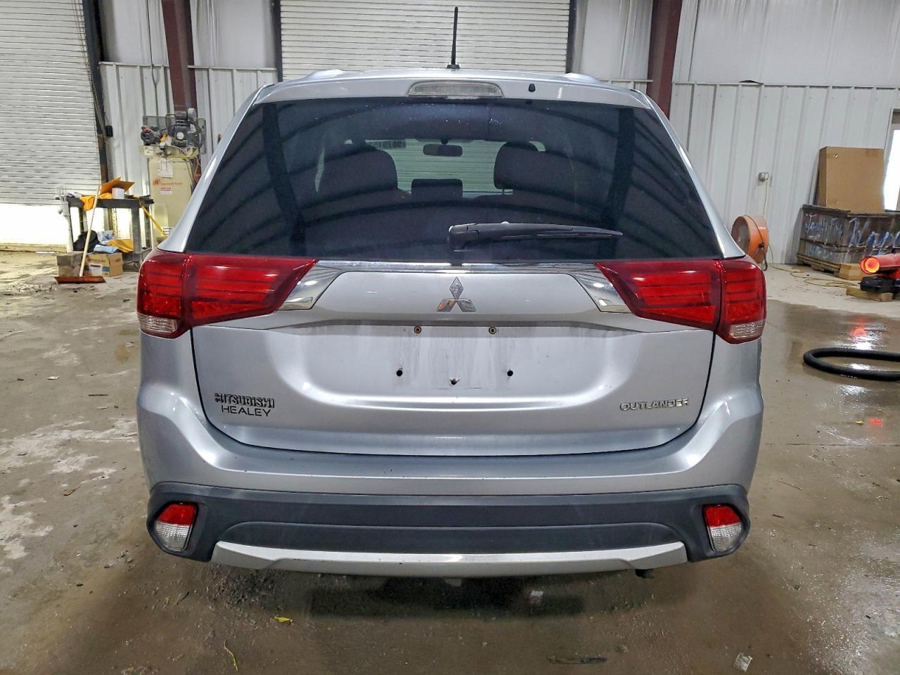 2016 MITSUBISHI outlander