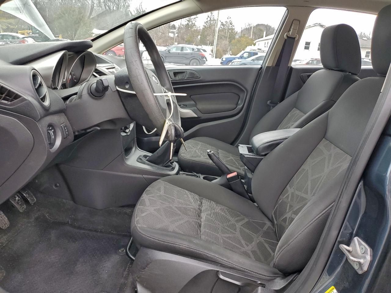 2011 FORD Fiesta