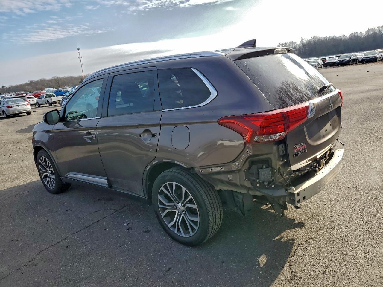 2018 MITSUBISHI outlander