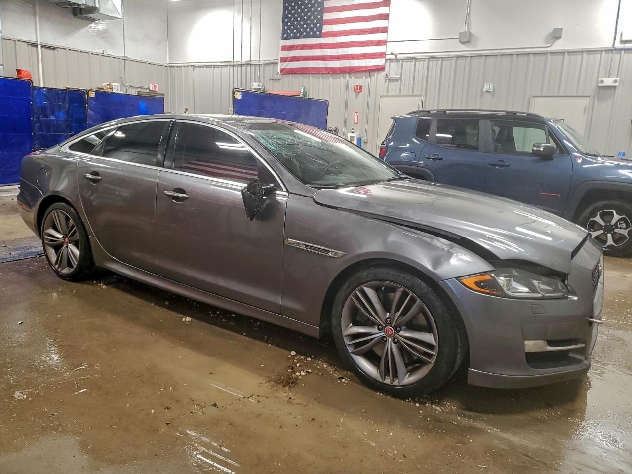 2016 JAGUAR Xj-Series