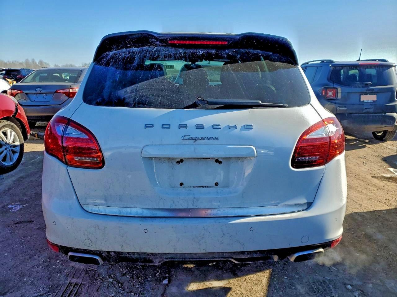 2014 PORSCHE CAYENNE
