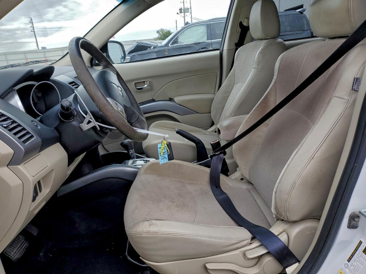 2010 MITSUBISHI outlander