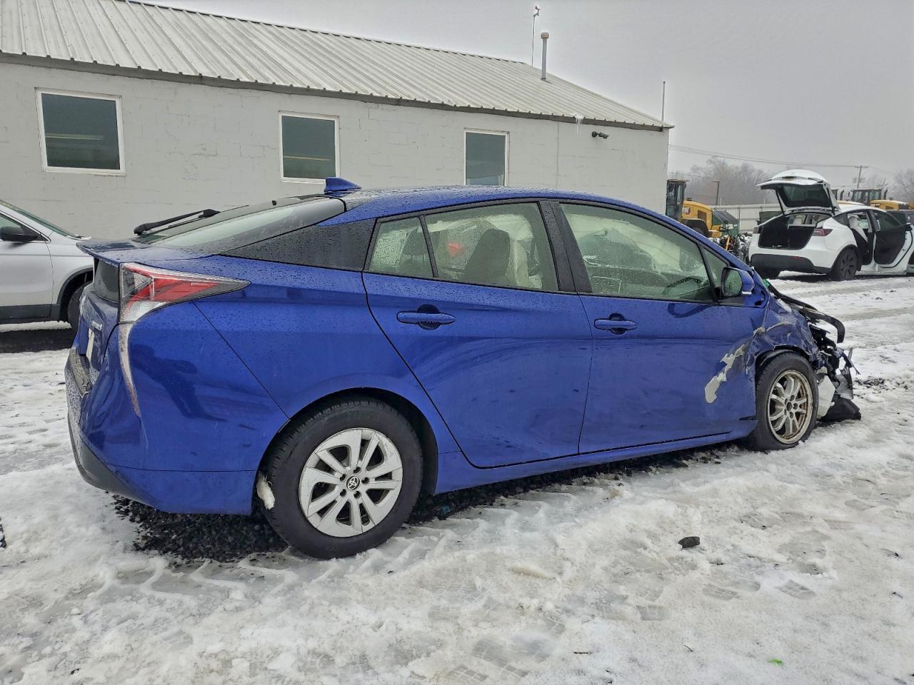 2016 TOYOTA PRIUS