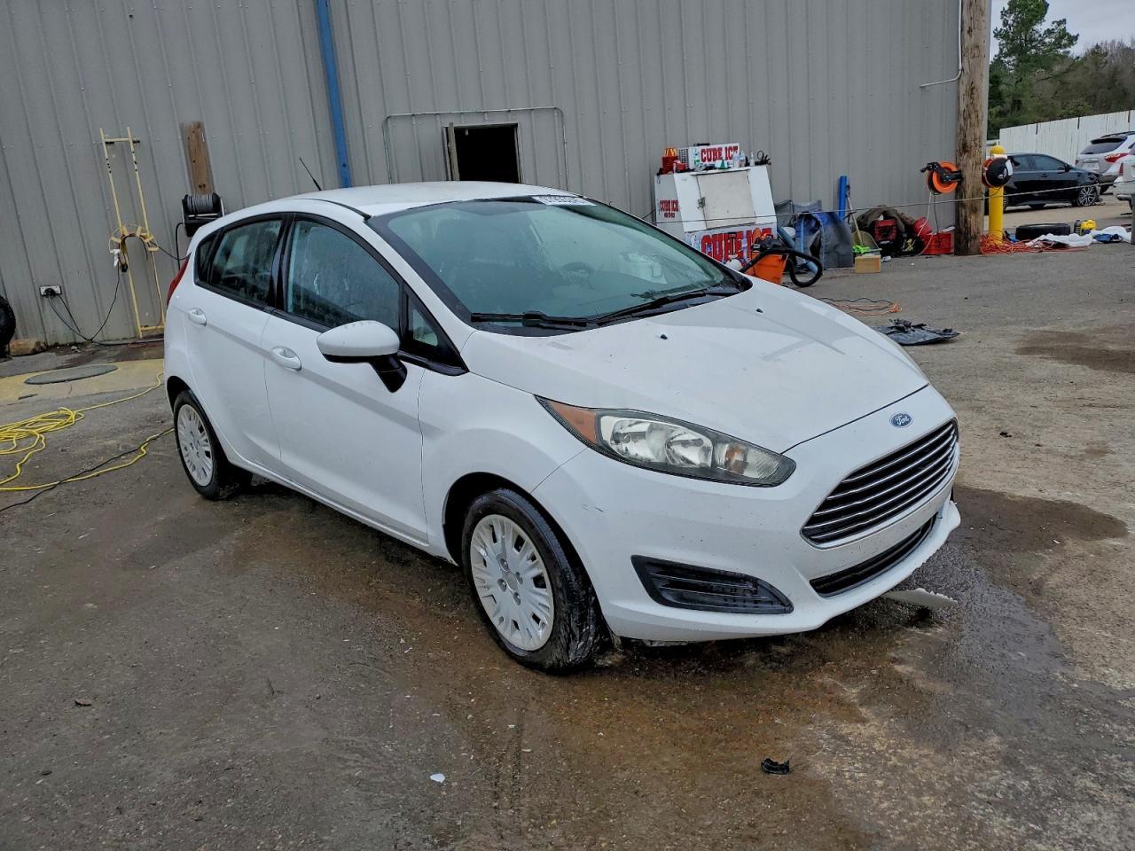 2016 FORD Fiesta