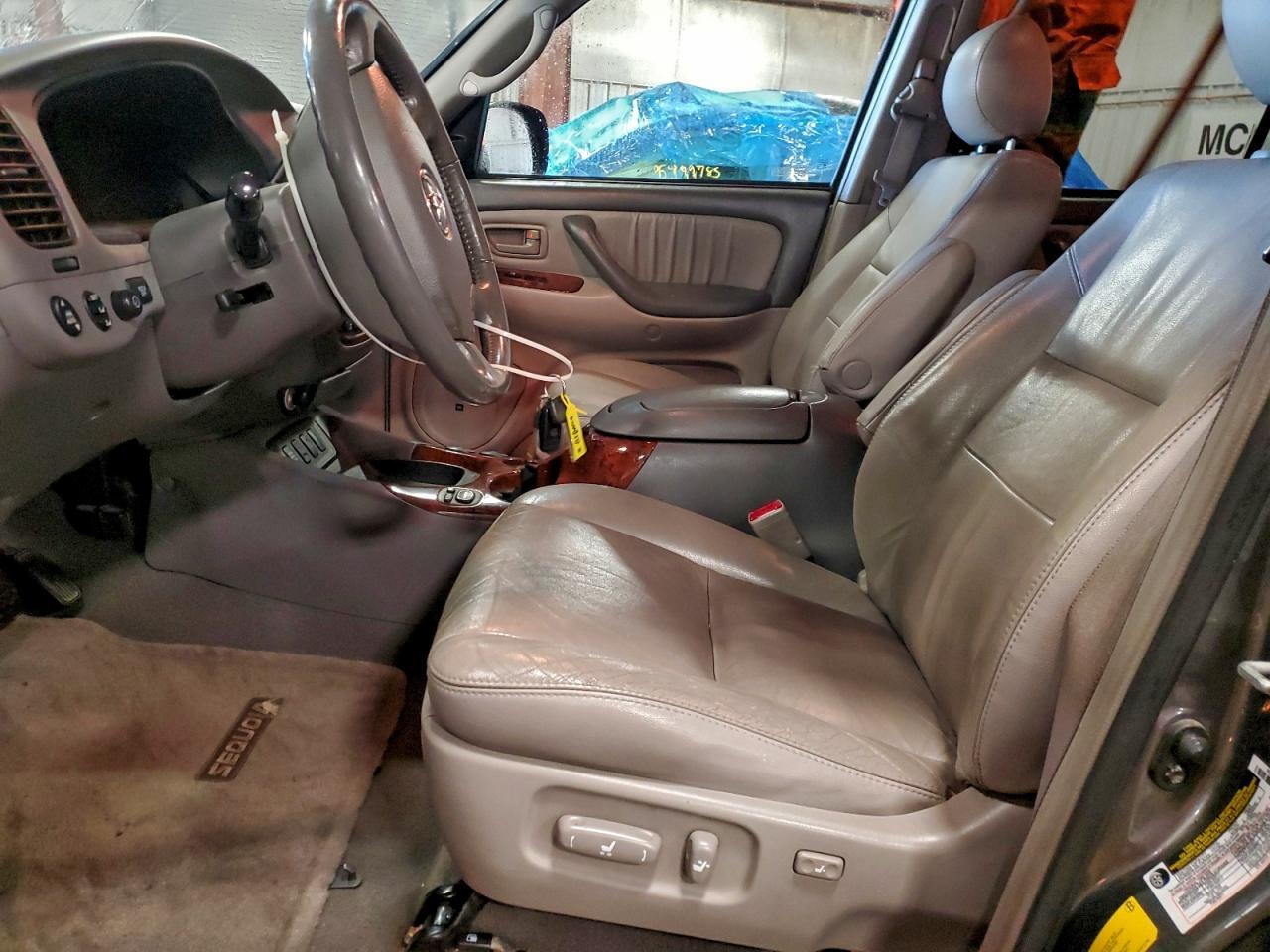 2006 TOYOTA Sequoia