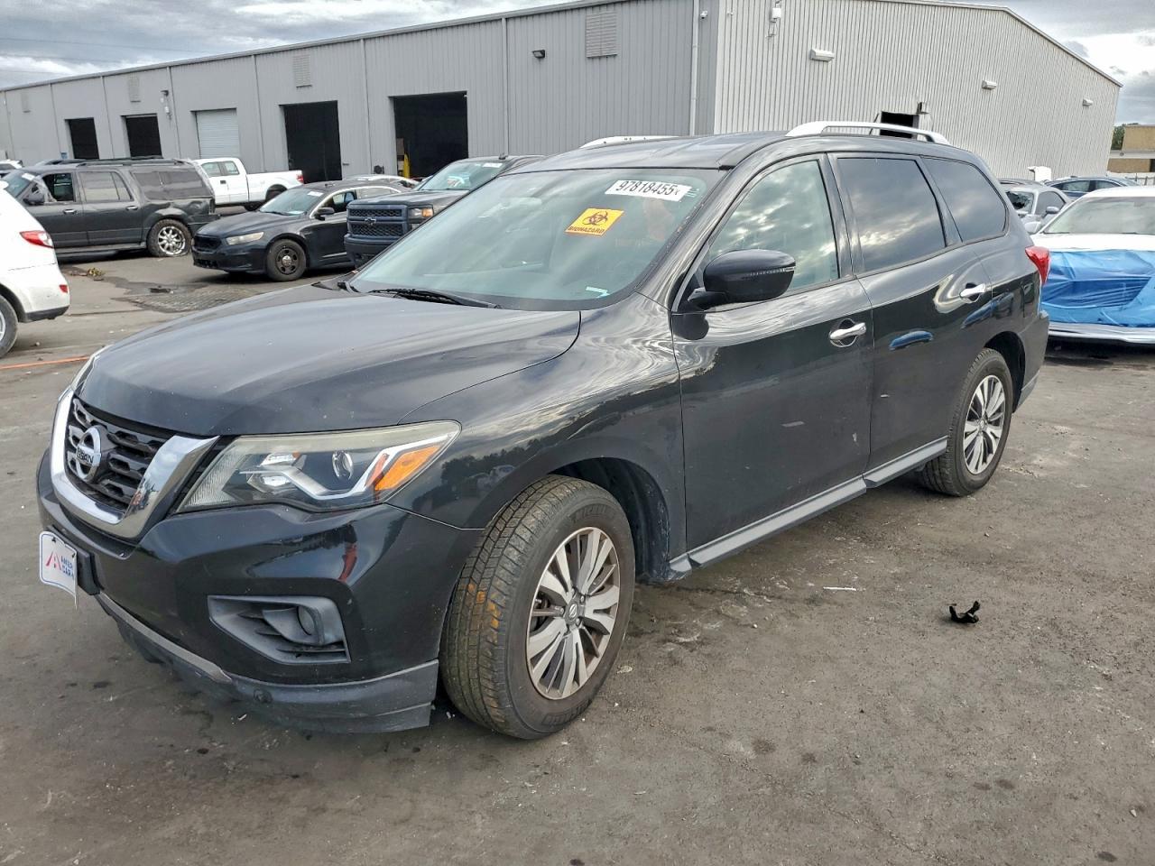 2017 NISSAN PATHFINDER