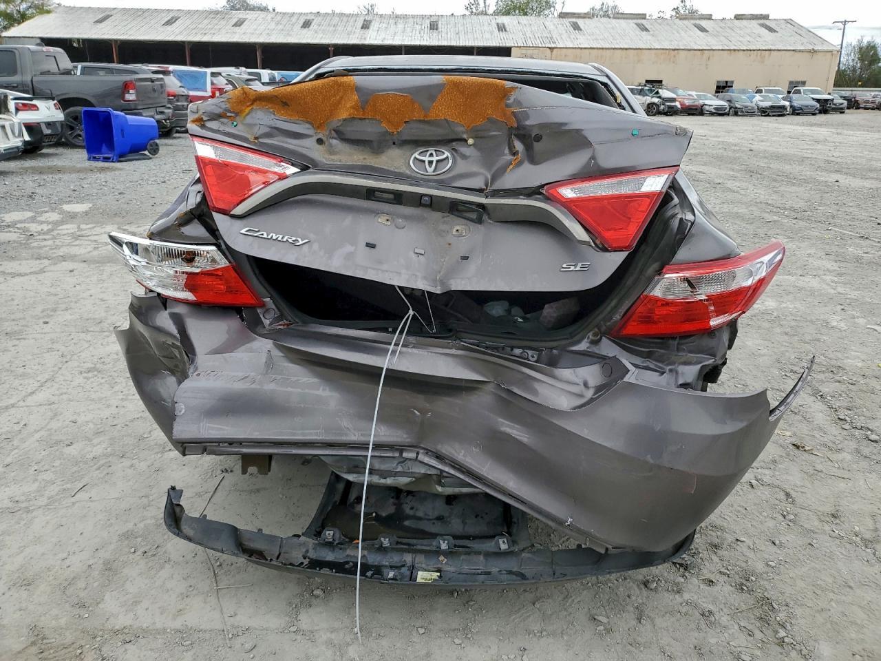2016 TOYOTA CAMRY