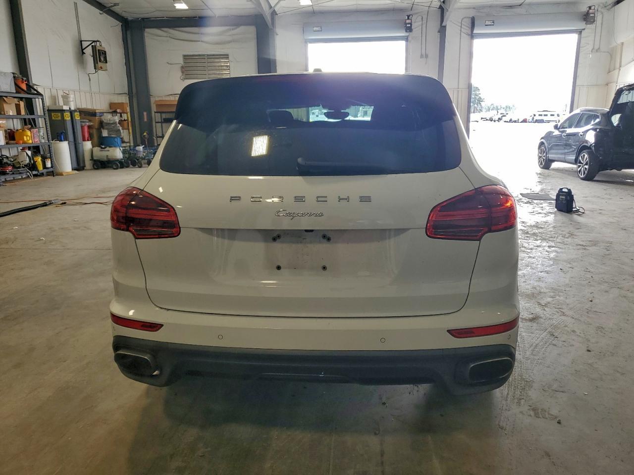 2016 PORSCHE CAYENNE