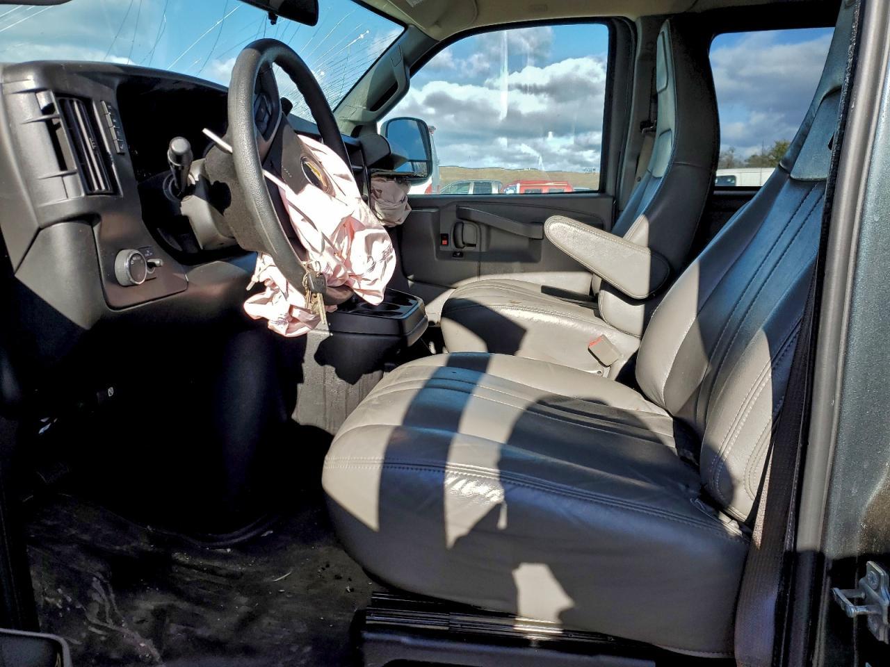 2017 CHEVROLET Express 3500