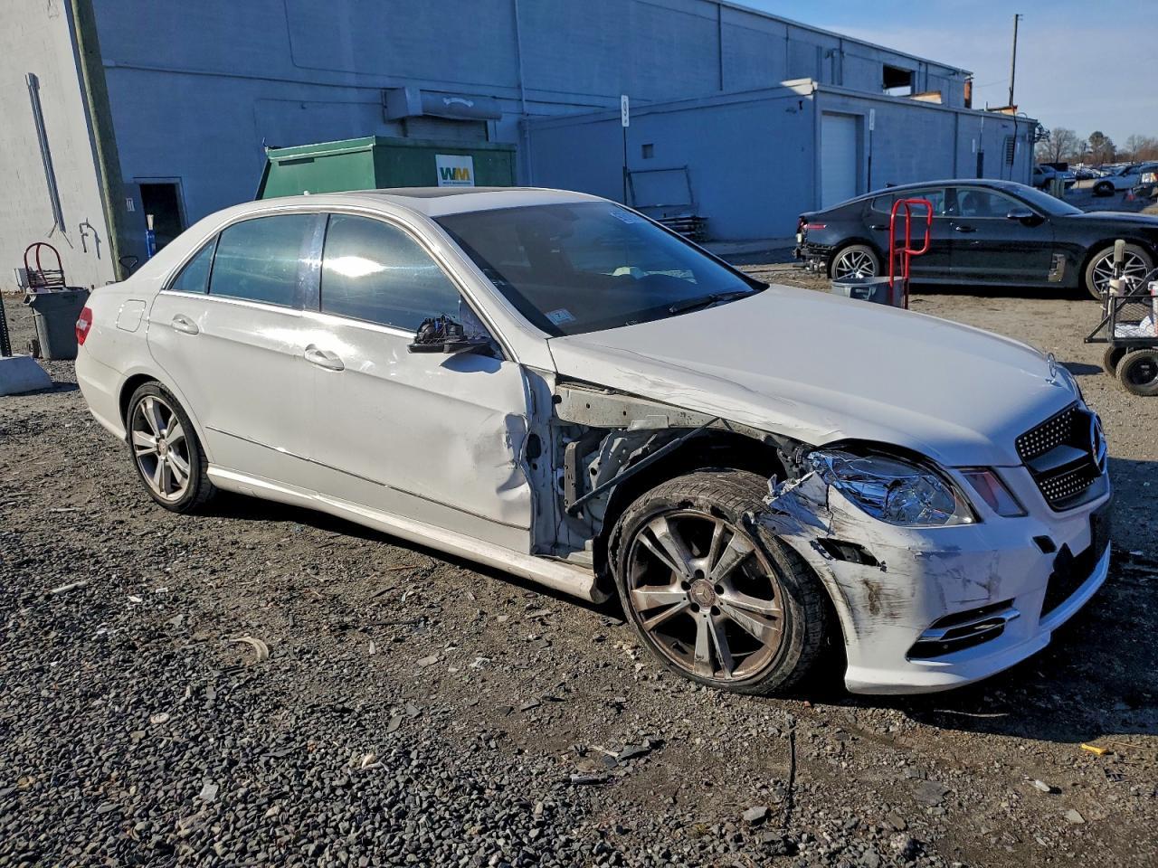 2013 MERCEDES-BENZ E-Class